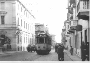 TBO Tramvia Biella-Oropa Elettromotrice diretta ad Oropa in transito in via Repubblica a Biella