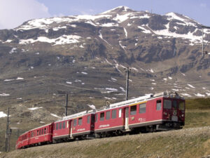 RhB Abe 4/4 47 + Abe 4/4 43 Ospizio Bernina 20050527 1645