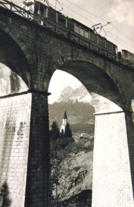 SFD Convoglio in transito sul ponte Bigontina a Cortina