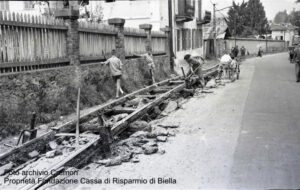 TBO Tramvia Biella-Oropa Giugno 1958 smantellamento del binario in Cossila S. Grato