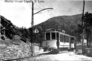 TBO Tramvia Biella-Oropa Convoglio in discesa all’ attraversamento della SS 144