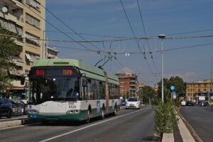 ATAC Roma Filobus Solaris a Batteria 8525 in via Nomentana