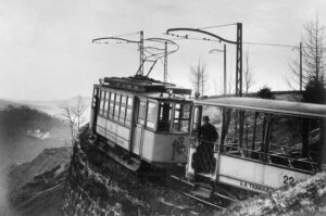 TBO Tramvia Biella-Oropa Convoglio in uscita dalla Galleria del Girone lato Oropa